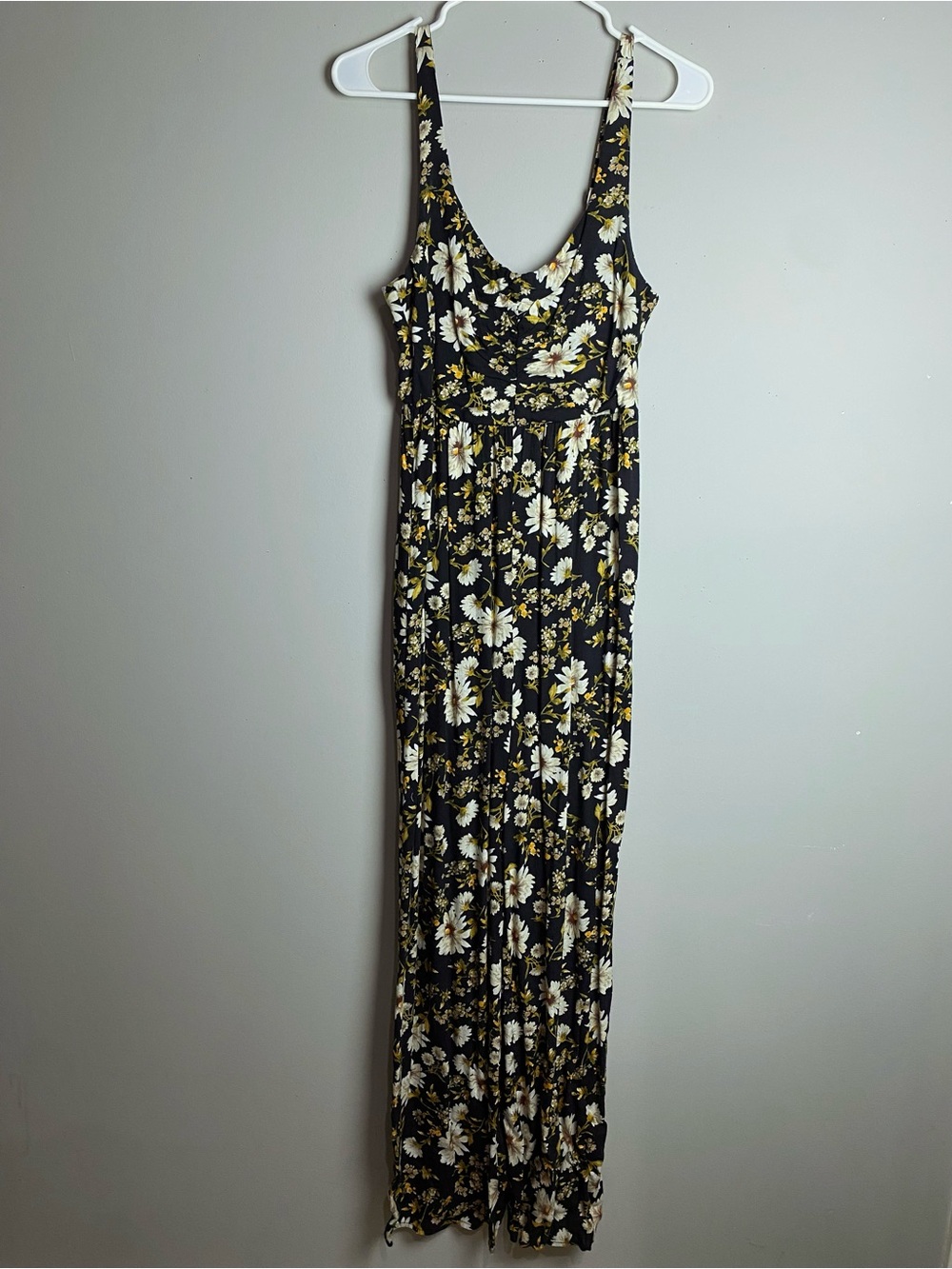 Black Floral Scoop-Neck Jumpsuit with White & Yellow Daisies